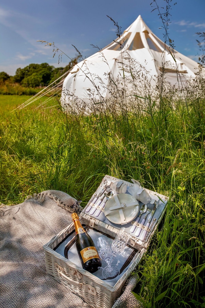 Loughborough Vacations - Star Gazing Bell Tent Farm Stay - Property Image 12
