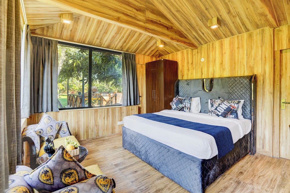 Alaya Stays Fortezza | Pet-friendly 6-BHK Farmhouse With Private Pool
