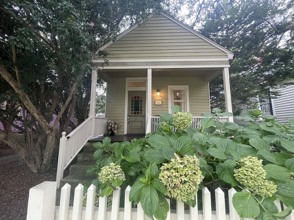 Columbus Vacations - Rothschild-Pound House Inn - Property Image 23