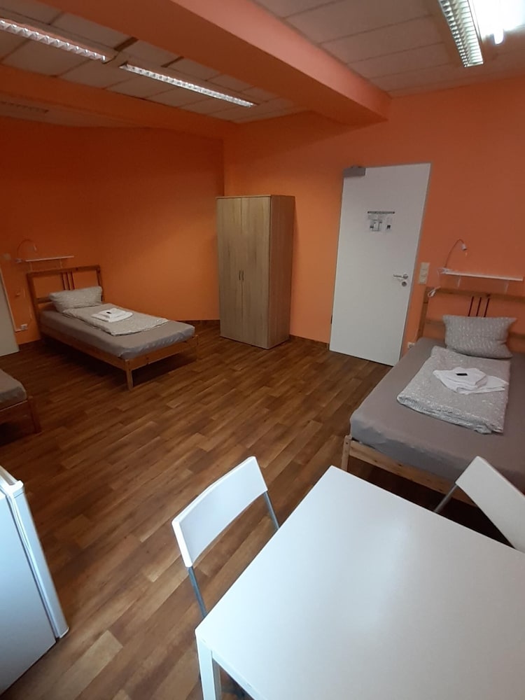 2-Rent Group Hostel Zimmer&Apartments GKP2