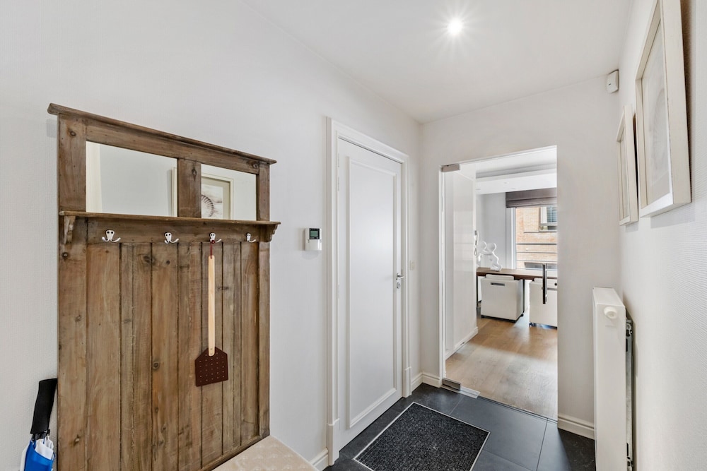 Luxury 4-bedroom Apartment With Large Terrace
