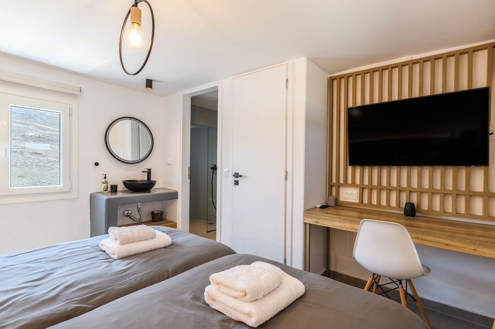 Mykonist Merchia Beach Villas & Suites