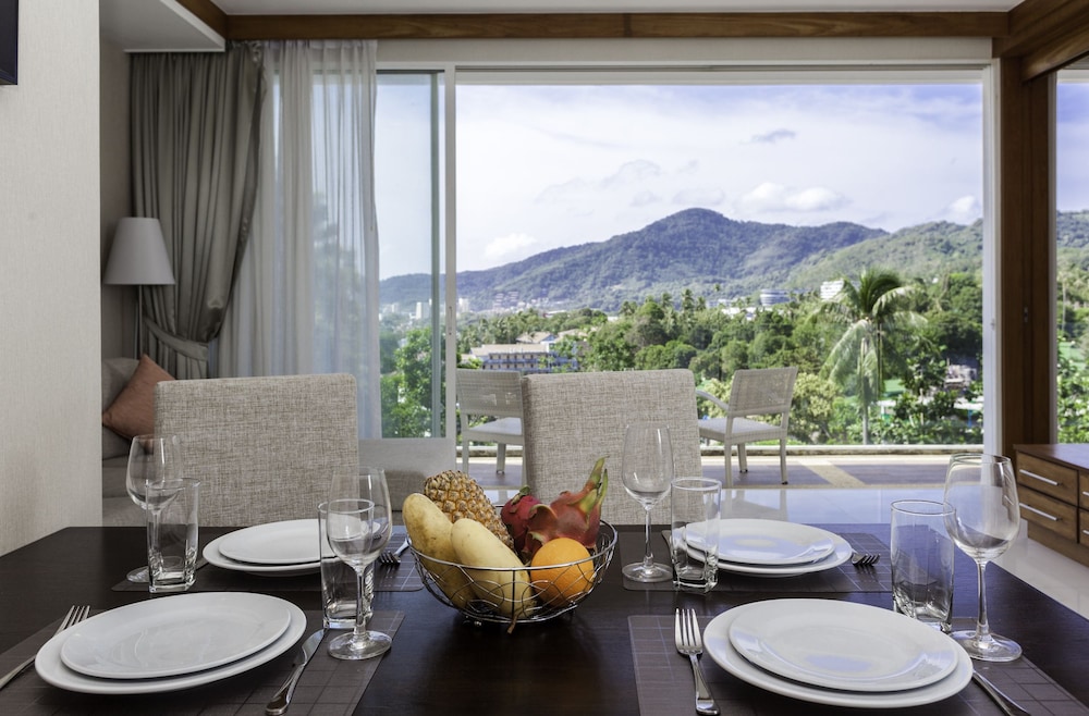 Q Kata Residence