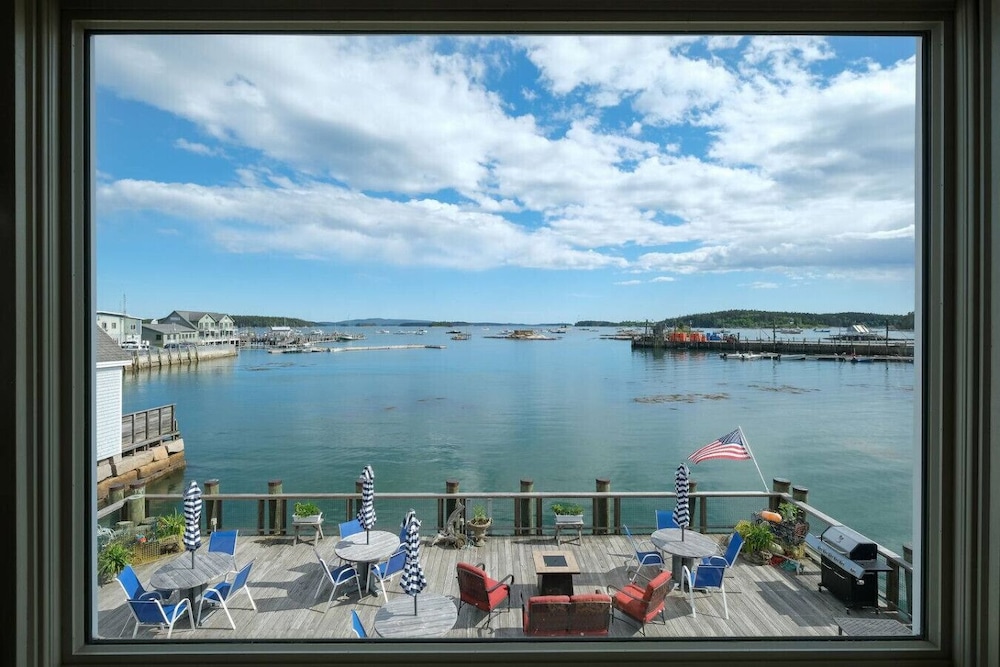 Inn on the Harbor