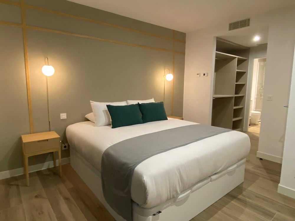 w Modern 2BR With Terrace in Chueca