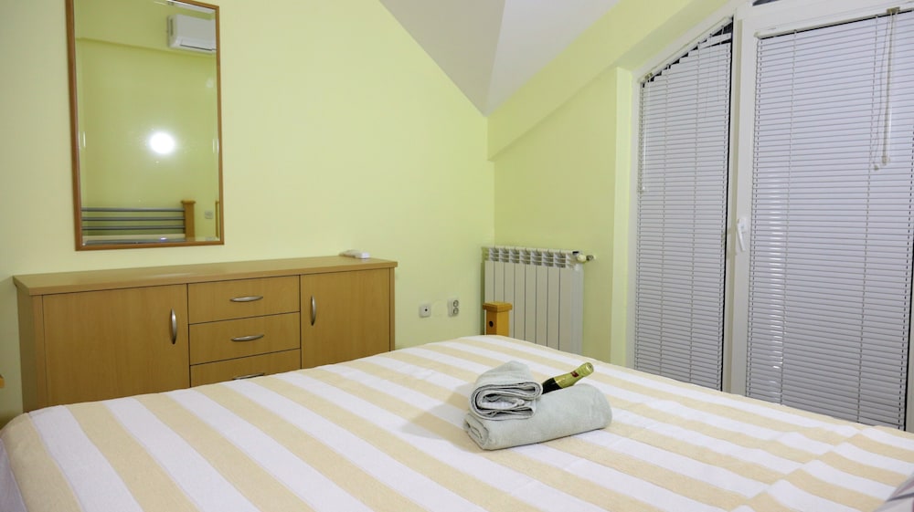 Lovely 3-bed Apartment in Skopje view 3