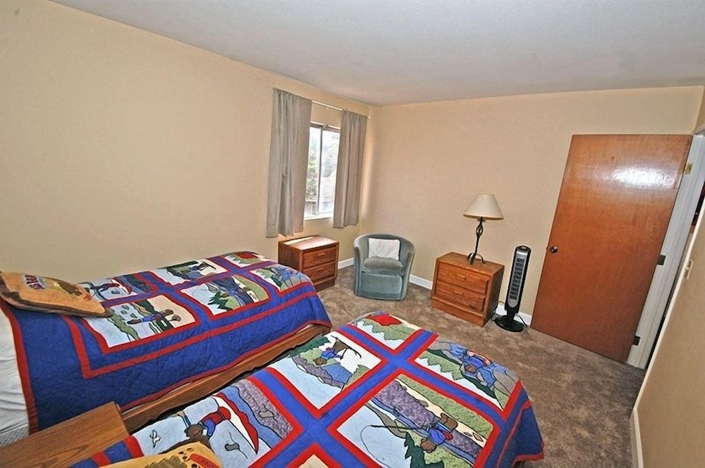 357 Ala Wai Blvd, Unit 209 3 Bedroom Condo