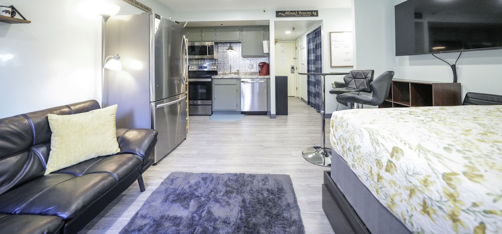 Workspace Studio Ski-in Ski-out AC