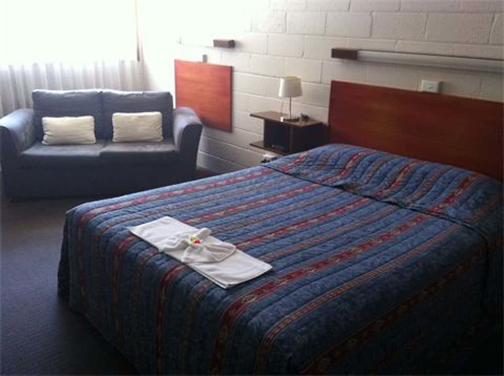 Tartan Motel,Yea