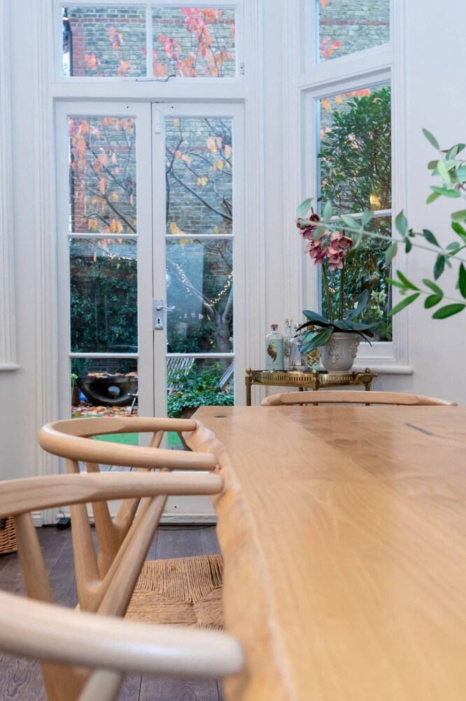 Gorgeous 4 Bedroom Family Home Next to Clapham Common