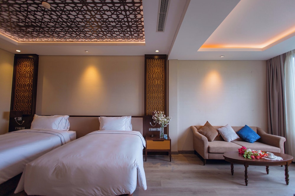 The Palm Nest Cam Ranh Pool Villa
