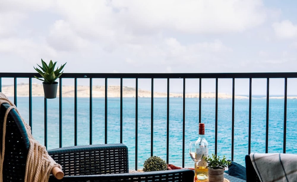 Stunning Seaviews Prime Location Lovely Home photo 3