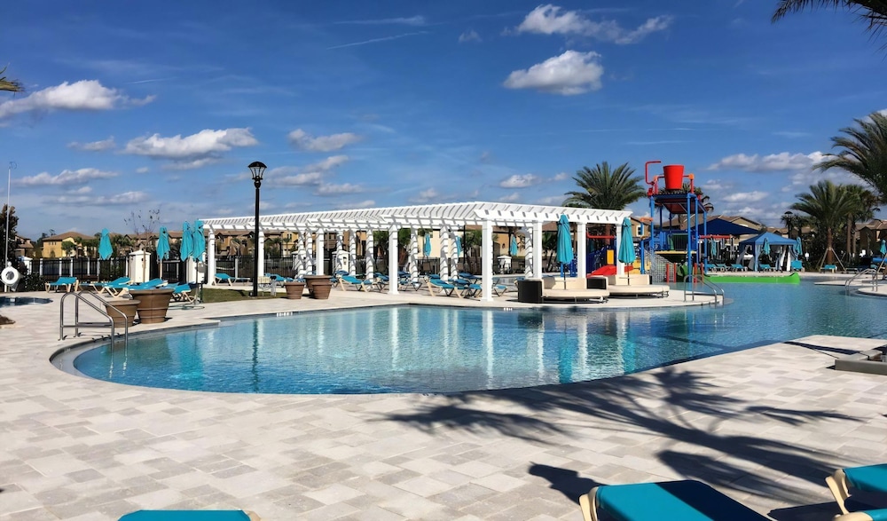 Stay Next Door to Disney at Windsor at Westside