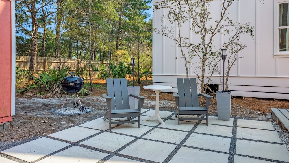 3 Minutes to 30A Beaches; Pretty in Pink Seagrove Home view 2