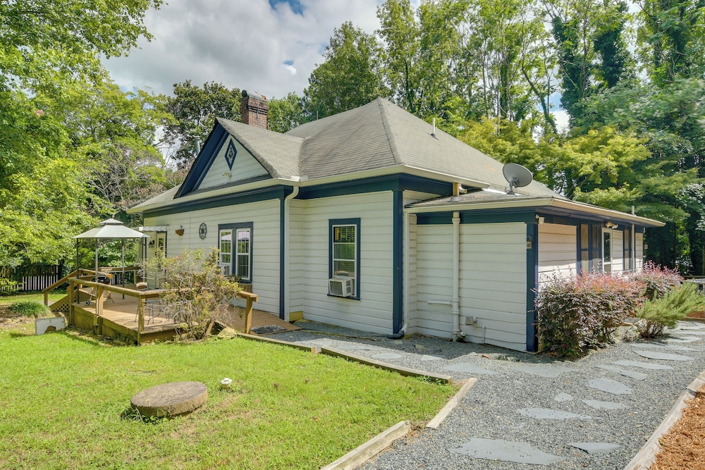 Historic Chapel Hill Bungalow: 4 Mi to UNC Campus! view 5
