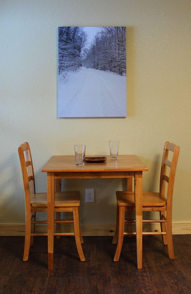 Tahquamenon Suites Lodging