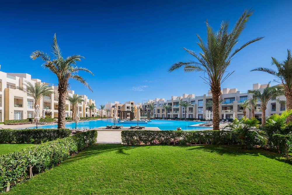 Xuru Stays I Sparky & Summery 2 BDR @ Mangroovy Free Beach & Pool Access