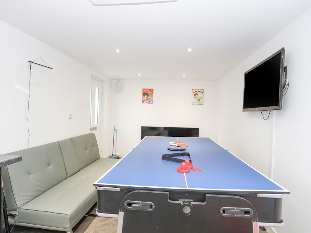 Clydfan, No 1 Trearddur Road