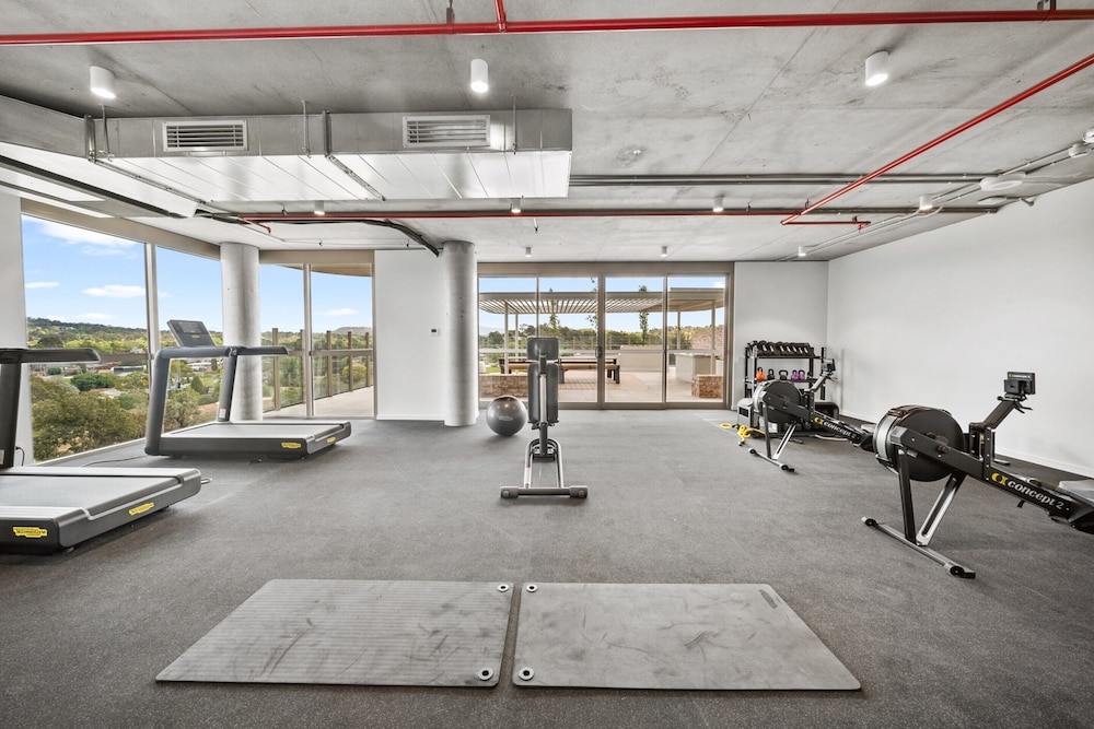 Bright 2-bed Apartment With Gym, BBQ & Pool Access