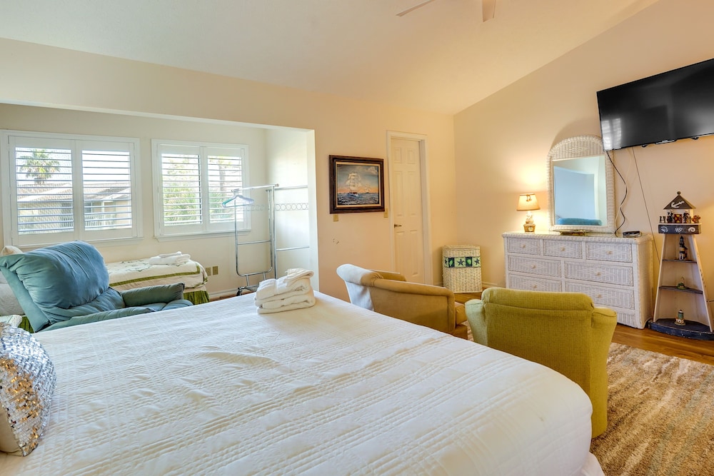 PCB Townhome w/ Resort Amenities - Walk to Ocean!