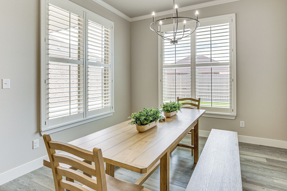 8 Mi to Texas Tech: Spacious Lubbock Home