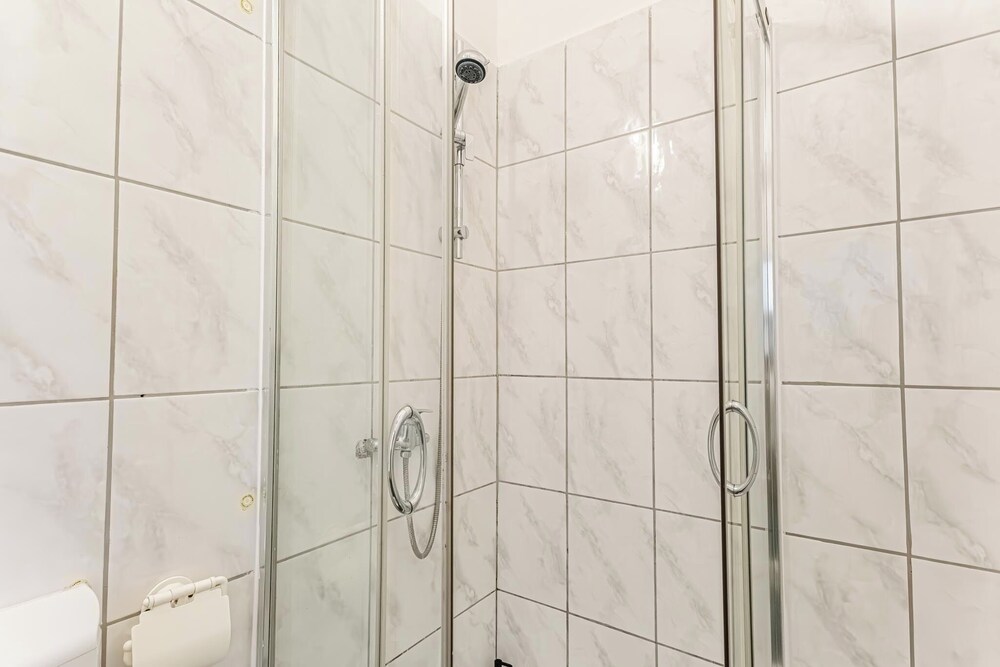 Cozy 2BR 1LR Apt Near Westbahnhof