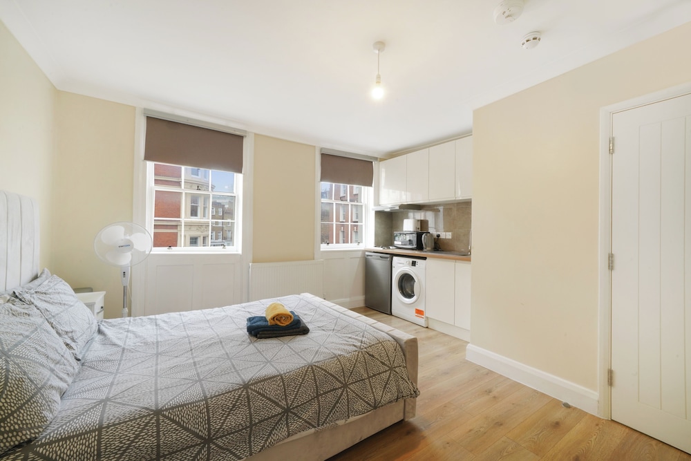 Central London Chic Apartment - York Street Gem