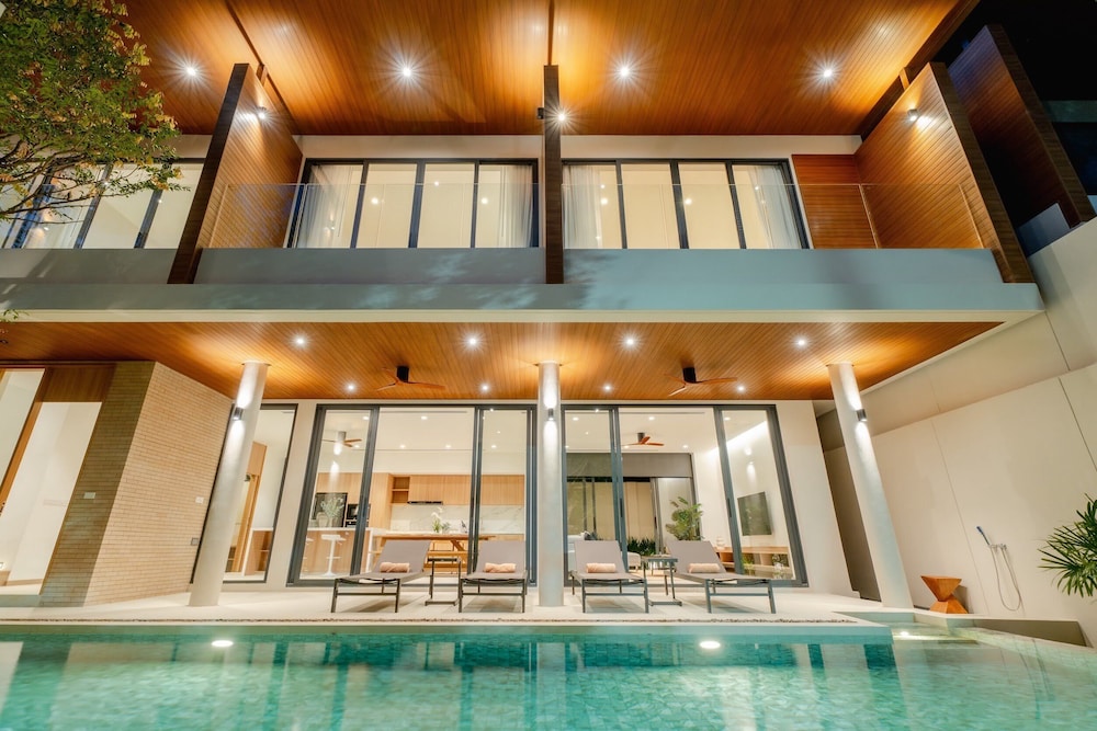 Modern Tropical Pool Villa - Saiyuan