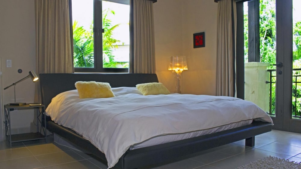 Villa in Red view 4