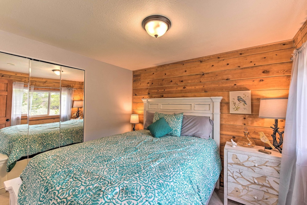 Secluded Cotopaxi Cabin w/ Panoramic Mtn Views