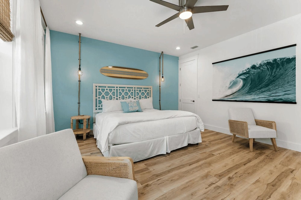 Chic Shack by Avantstay Private Pool, Walk to Beach, Sleeps 13!