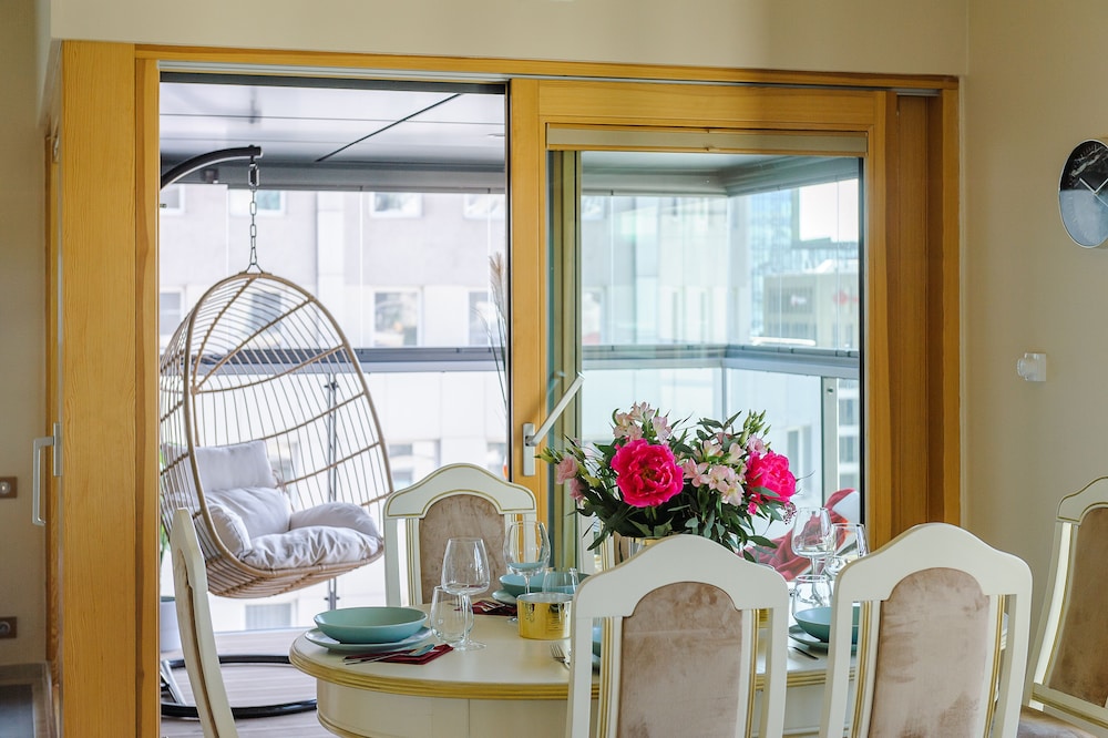 Stylish and new apartments in Warsaw view 2