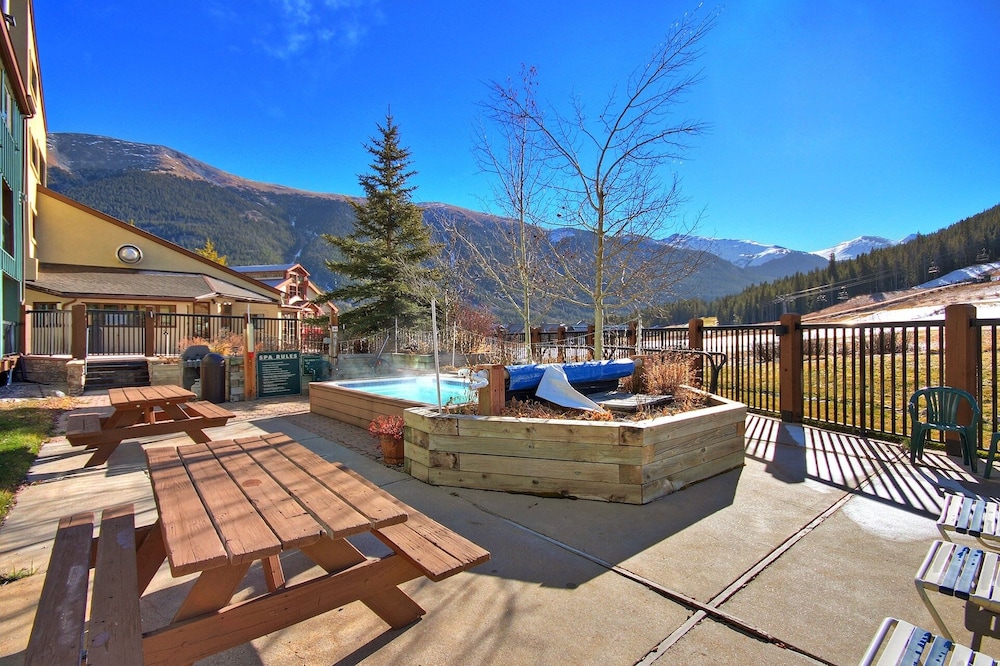 Fp300 Foxpine Inn 2 Bedroom Condo