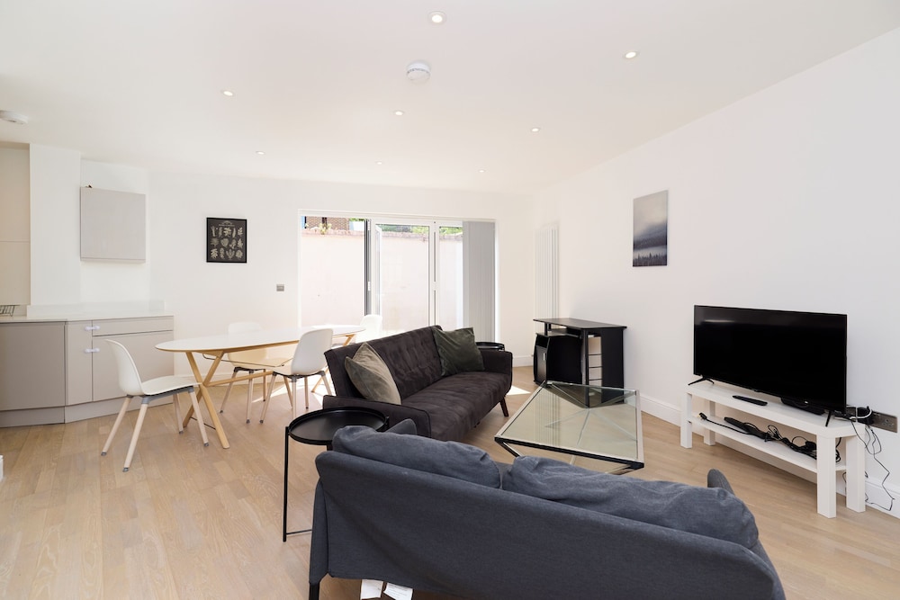 Countryside Edge Flat