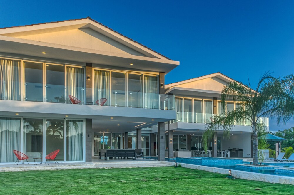 Cap Cana Villa for Rent Modern Fresh and Fully-equipped Oceanfront Villa