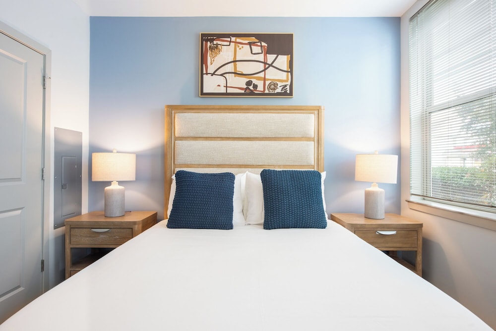 Landing Furnished Apartments South End Stratford