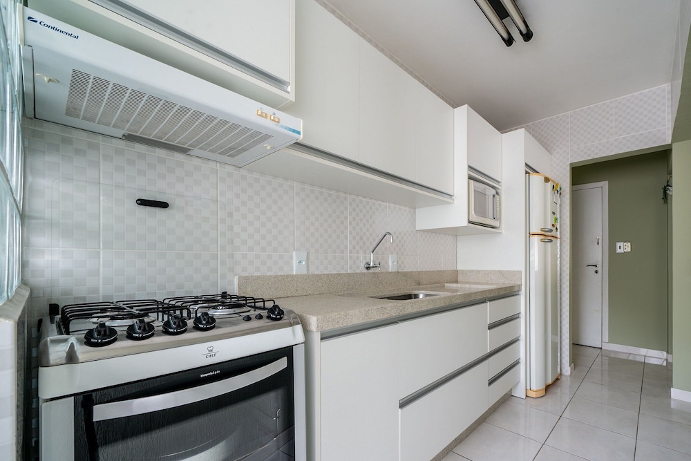Apt 750m fr th Beach Privileged Location BC Jda402