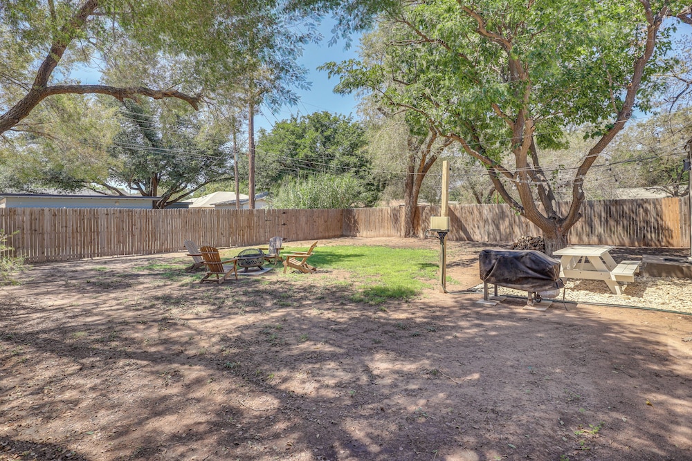 1 Mi to Texas Tech: Home w/ Large Outdoor Space!