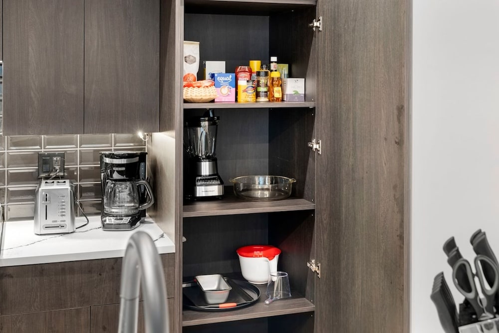 Chic 2BR 2BA Condo w Balcony - River North Chicago