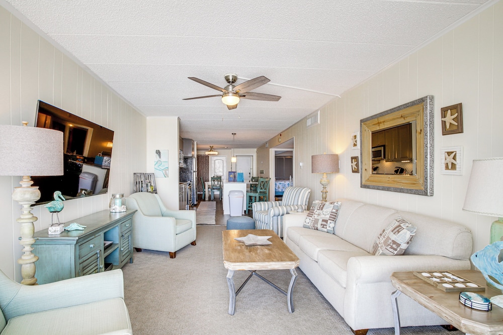 Heated Pool + Views: Beachfront Ocean City Gem