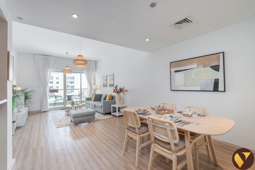 Modern 1 Bedroom Apartment in The Greens