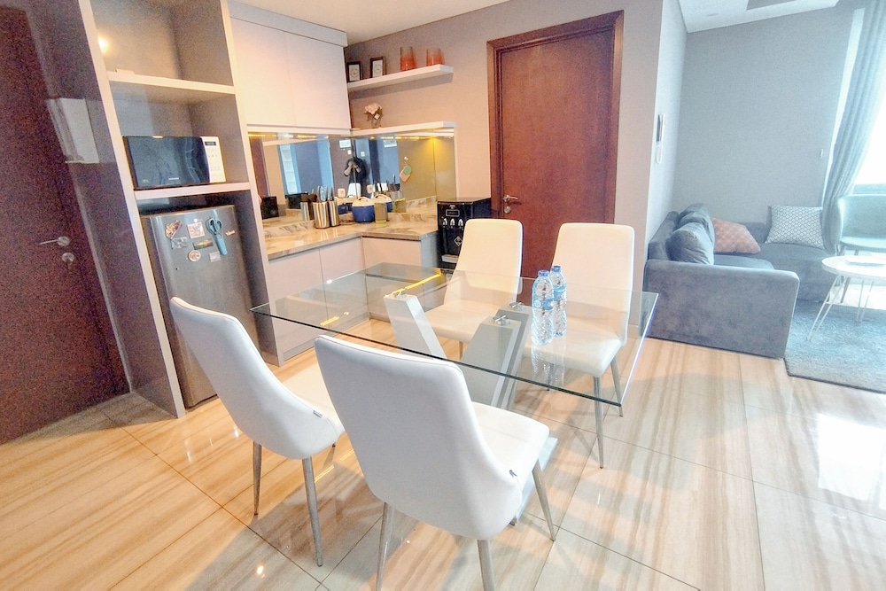 Spacious 2Br With Extra Room At Grand Sungkono Lagoon Apartment