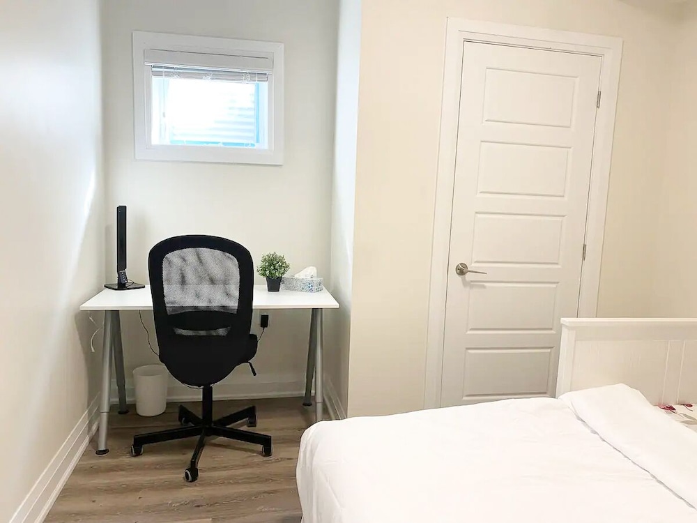 Brand New Basement Apt next to Beach & Go Train view 4