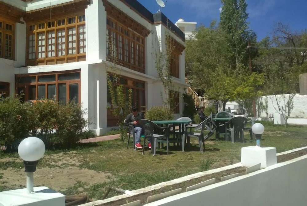 Photo 12