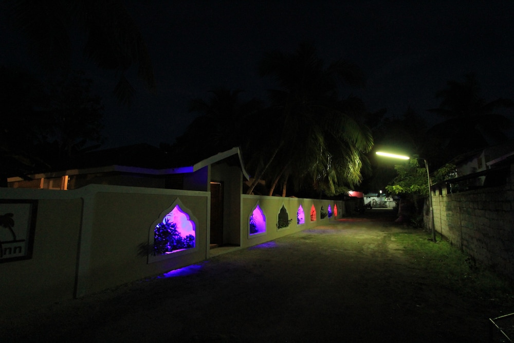 Local Island Inn