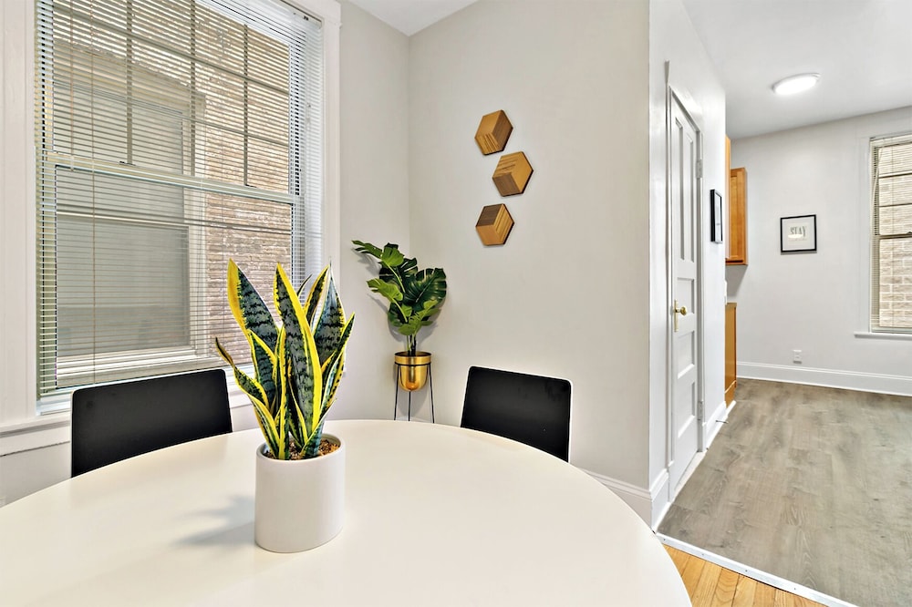 2BR in Prime Location - Grace 09-2