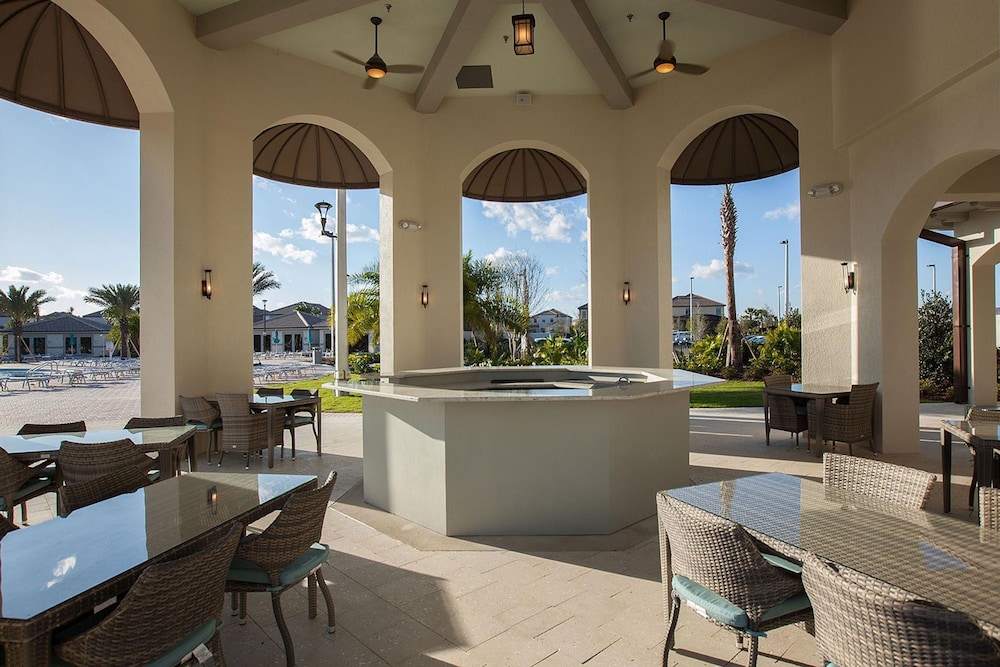 1509 MC - Exquisite 8BR Villa With Pool Games - Image 5