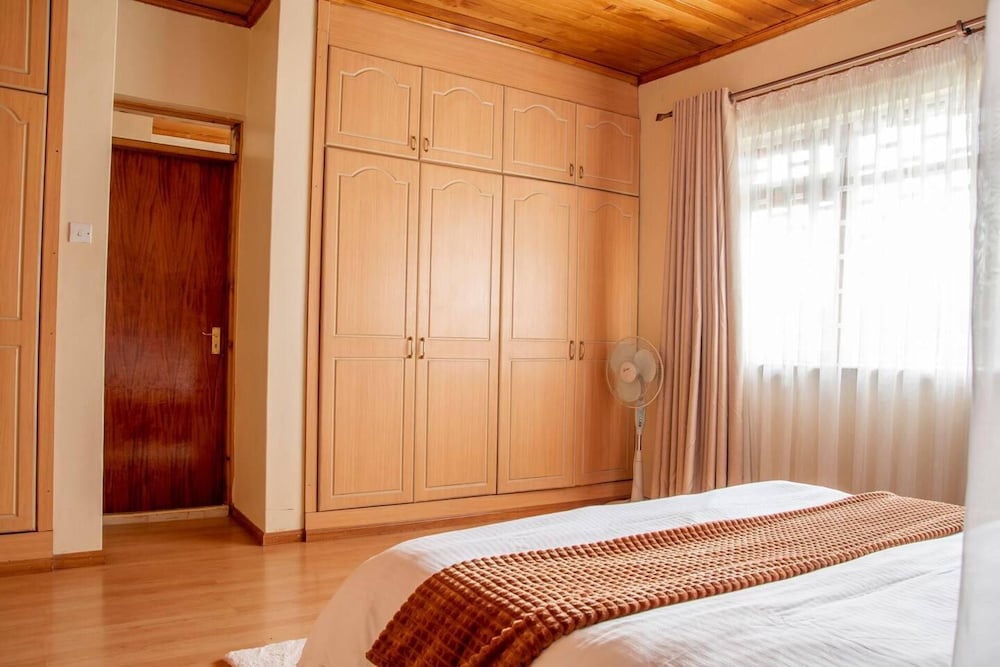 United Nations Bluezone Stunning, Spacious Cottage view 5