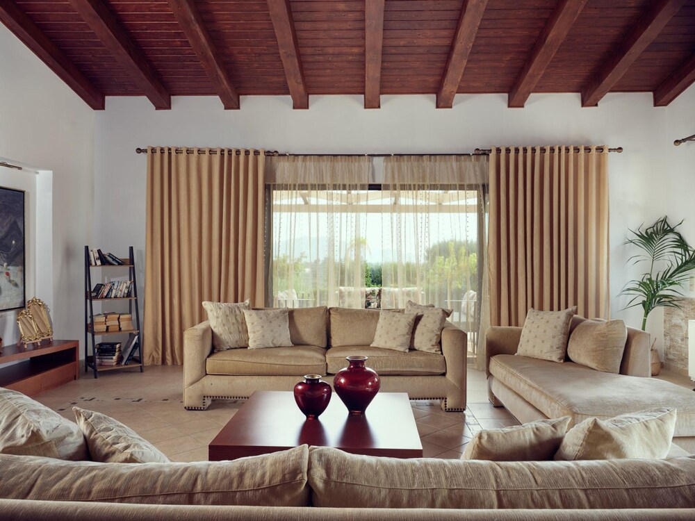 Olive Grove Luxurious Villa With Private Pool Est