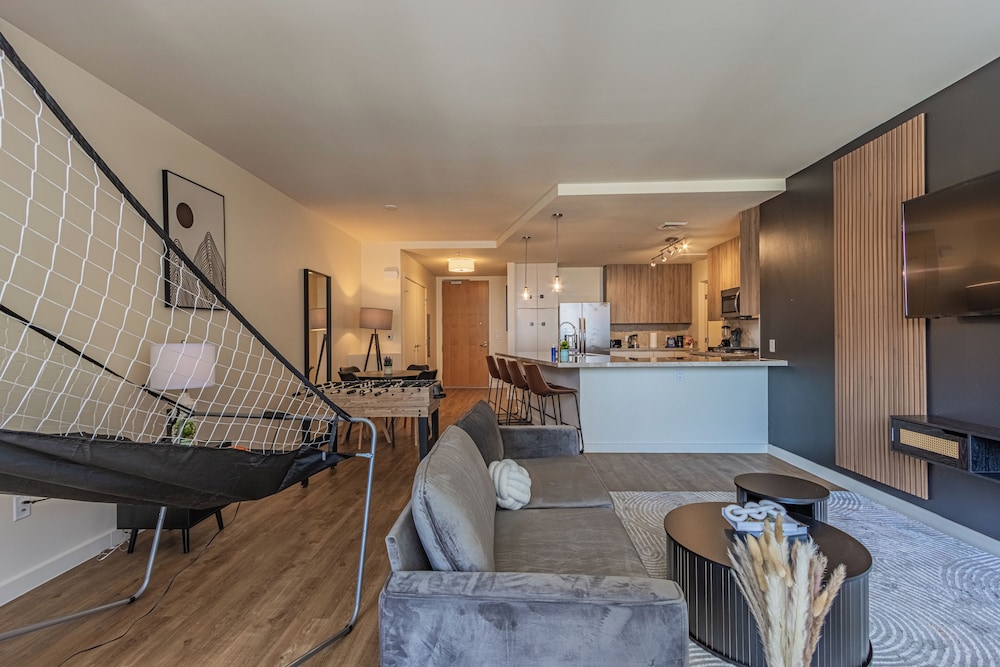 ROVE LIVING/KL - 44 Monroe